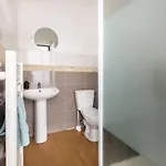 بيت للعطل Large House - 4 Bedrooms & 4 Bathrooms روبيه