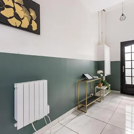 Hébergement de vacances Large House - 4 Bedrooms & 4 Bathrooms