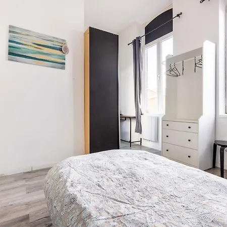 Large House - 4 Bedrooms & 4 Bathrooms Casa vacanze Roubaix